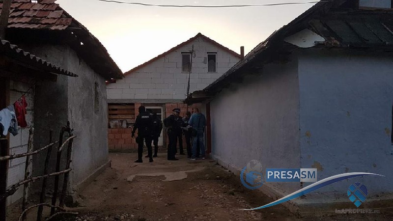 Mascații au intrat în forță în două sate! Zeci de persoane au fost legitimate, șase reținute