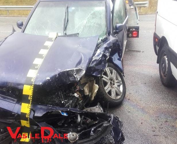 FOTOGALERIE. O întreagă familie la un pas de moarte! Accident frontal