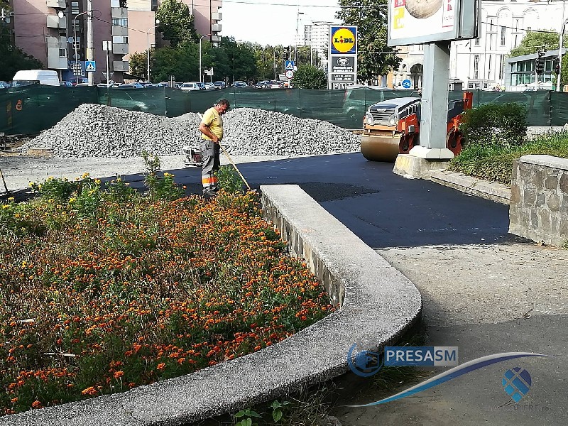 FOTO. Sensul giratoriu de la Crinul se asfaltează. Lucrările, aproape de final