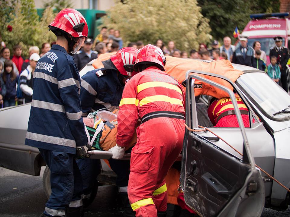 Pompierii scot la concurs sute de locuri. Acum este momentul să deveniți pompier