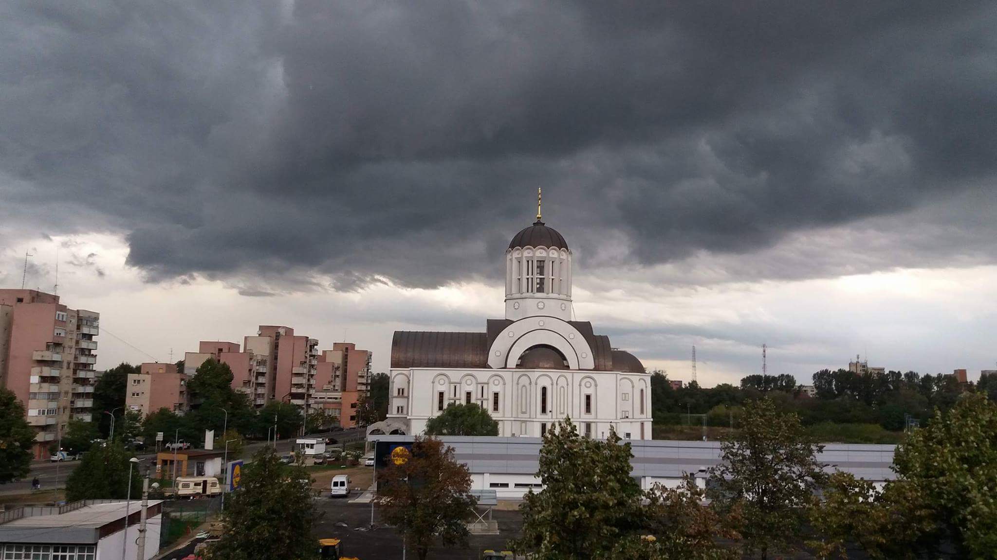 FOTO. ATENȚIE! Vânt extrem de puternic în județul Satu Mare