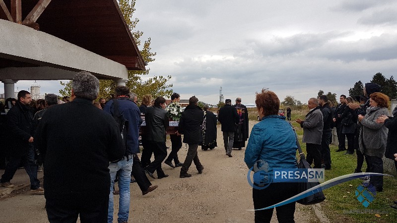 FOTO&VIDEO. Vasile Blaga a părăsit scena vieții. Înmorântat în aplauzele a sute de persoane