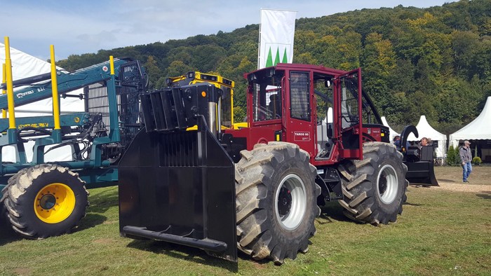 FOTO. Primul tractor forestier fabricat 100% în județul Satu Mare!