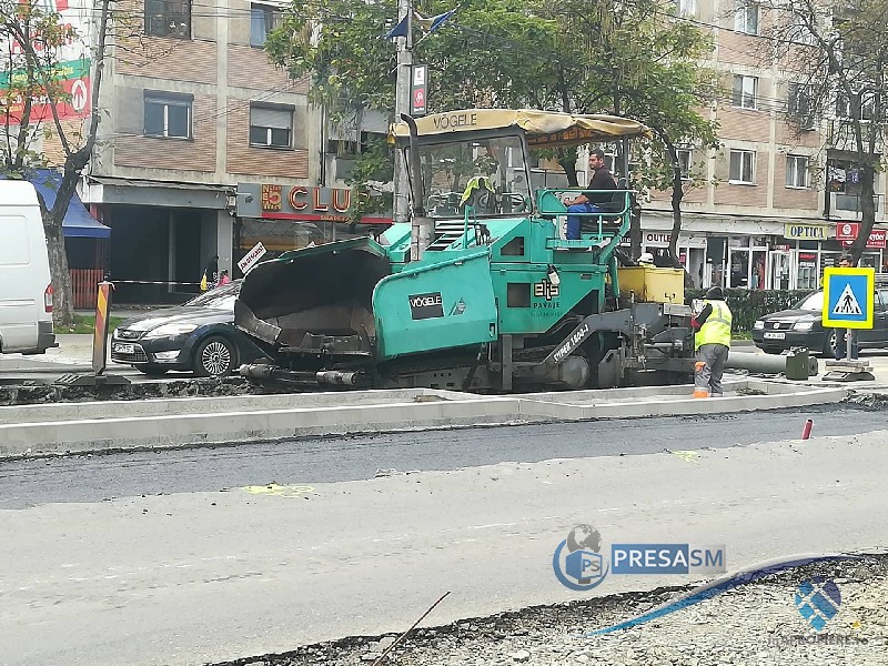 FOTO&VIDEO. Mobilizare importantă la sensul de pe Careiului. Asfaltare pe repede-nainte