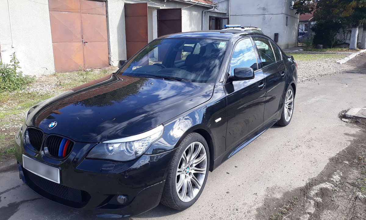 FOTO. BMW furat, de zeci de mii de lei, depistat la Petea. Confiscat de polițiști