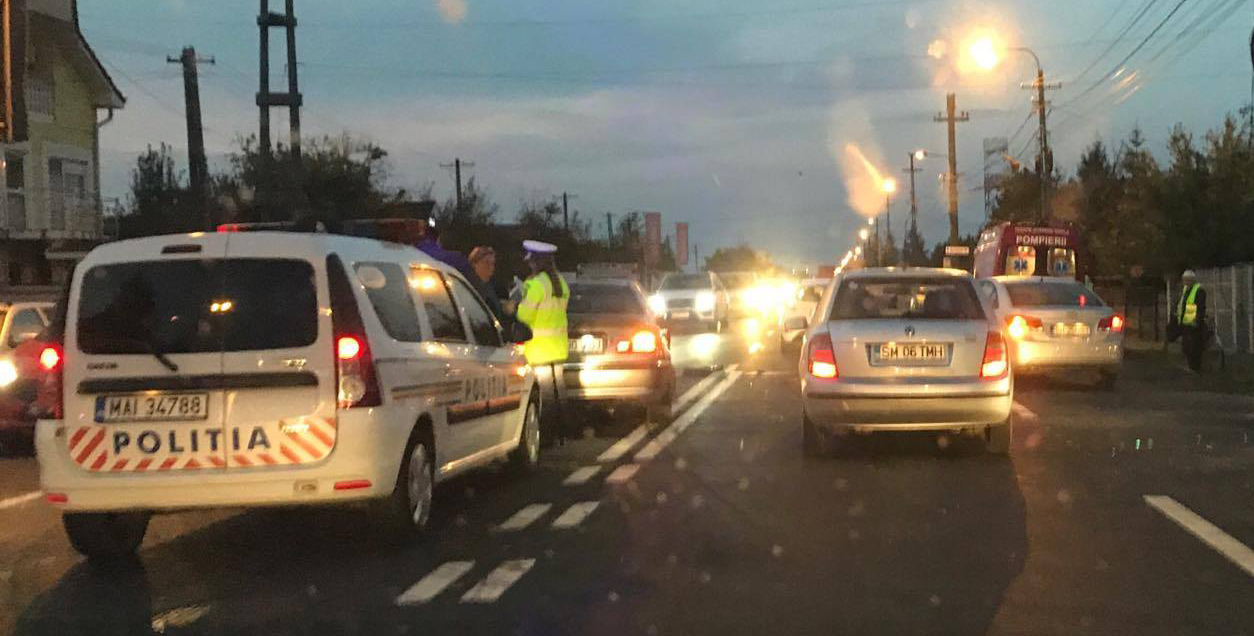 FOTO. Două femei rănite după un accident grav între patru mașini!