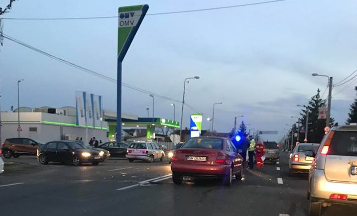 FOTO. Accident în lanț, cu victime, în municipiul Satu Mare