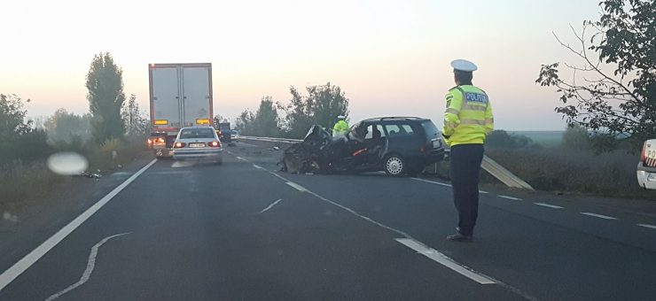 FOTO. Accident grav. Un autoturism și o autoutilitară au intrat în coliziune