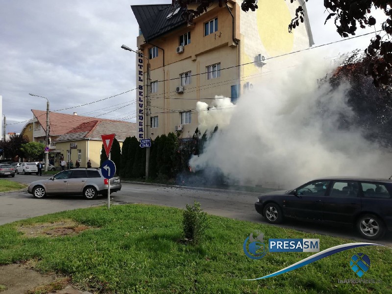 FOTOGALERIE. Incendiu pe Bulevardul Cloșca, în municipiul Satu Mare. Neglijența unui fumător