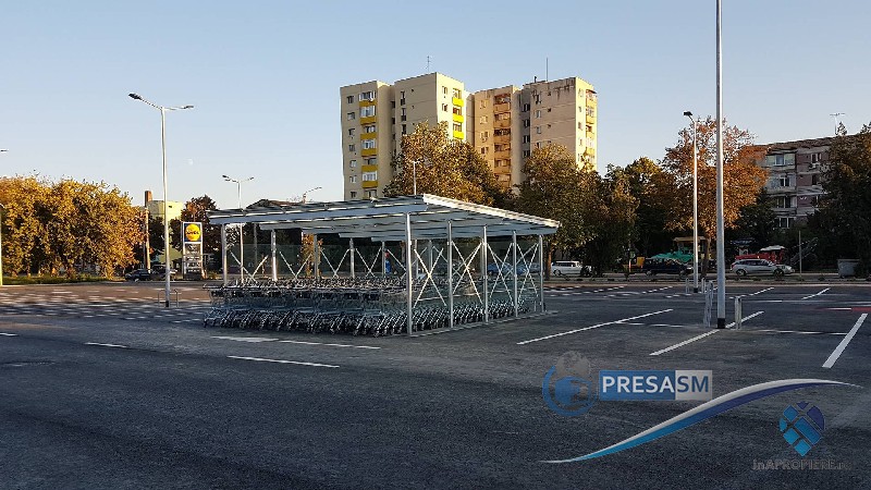 FOTO. Nu s-a inaugurat, dar avem primul accident în parcarea Lidl. Autorul, căutat