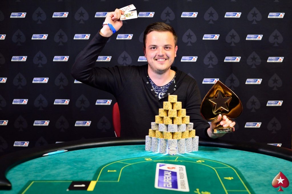 Mihai, sătmăreanul care impresionează! A câștigat jumătate de milion de dolari la un mare concurs de poker