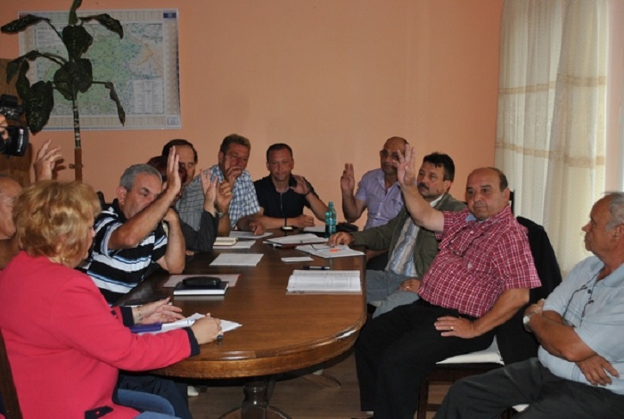 Salarii de zeci de mii de lei la o primărie din județ! Primarii, secretarul și polițistul local