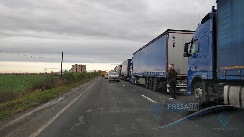 Cod roșu la vama Petea. Timpi de așteptare ridicați și la alte puncte de trecere