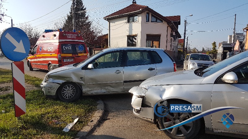 FOTO/VIDEO. Accident cu victimă pe Bulevardul Cloșca. Impact între două mașini, șofer la Urgență
