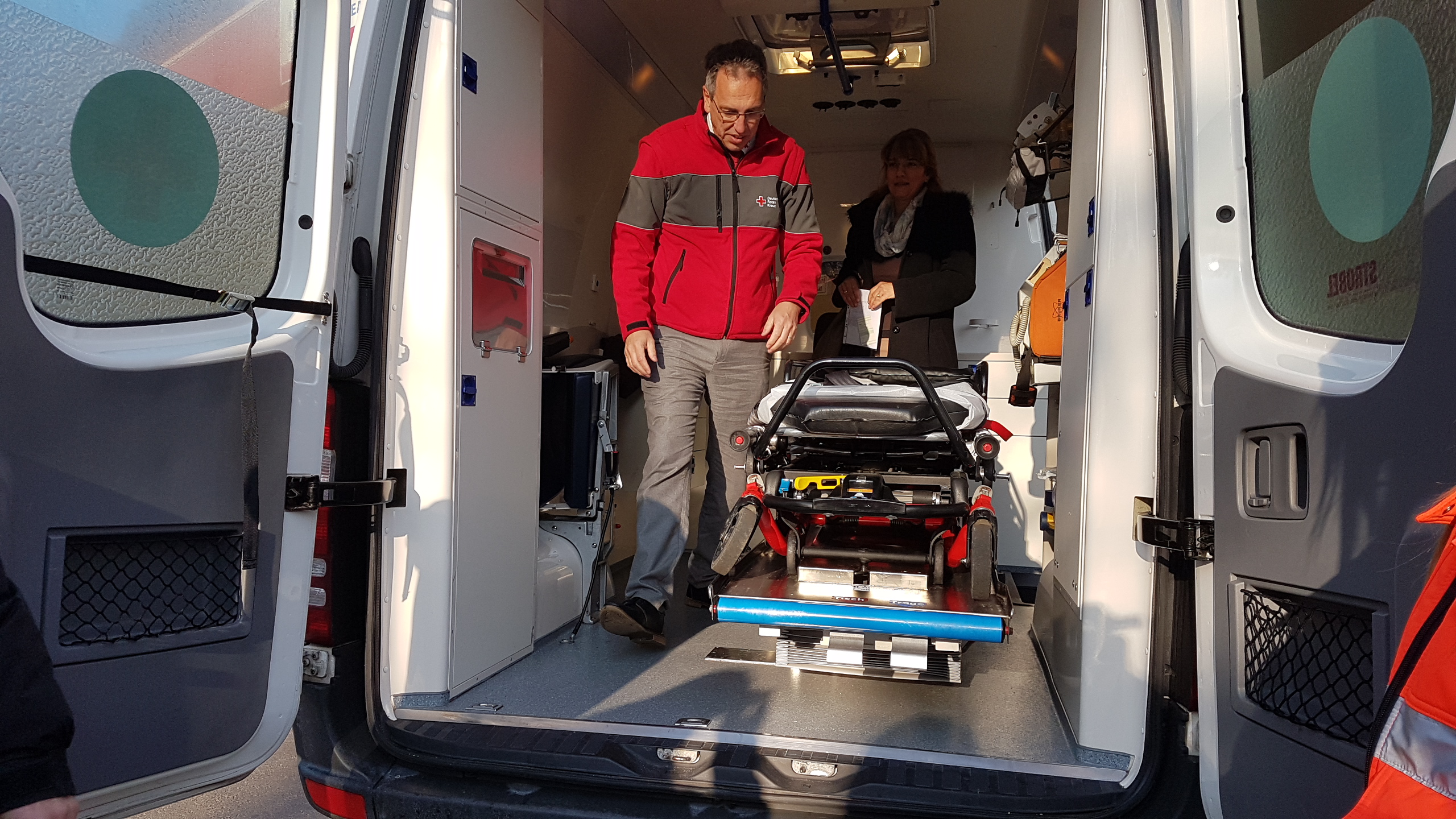 FOTOGALERIE. Super ambulanță la Spitalul Județean. Este un spital mobil