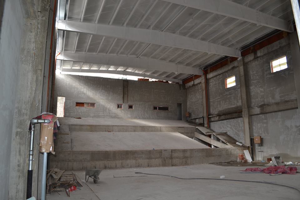 FOTOGALERIE. Una dintre cele mai impresionante clădiri din România, la Negrești-Oaș