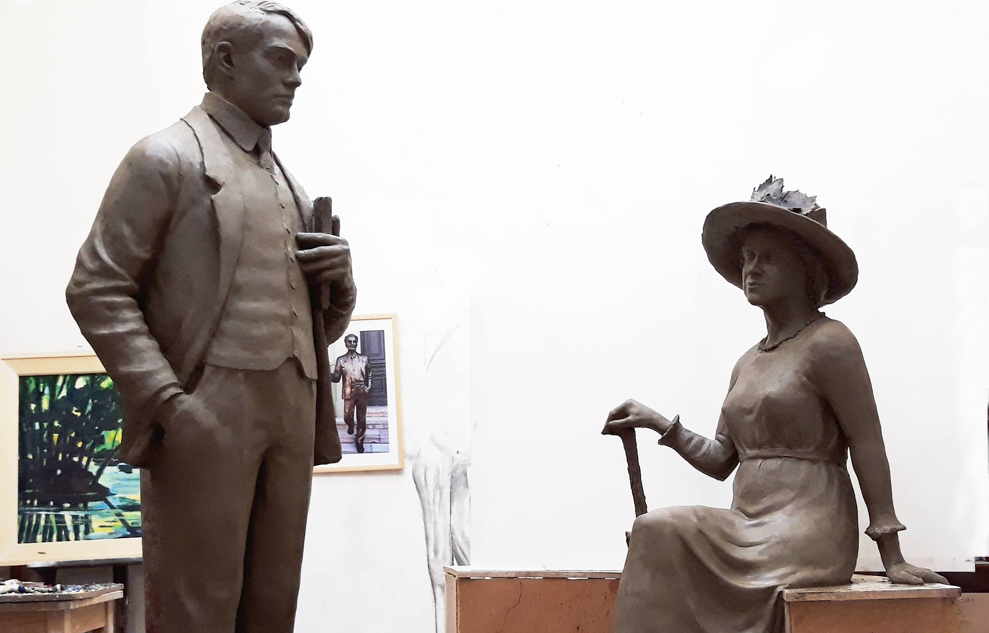 FOTO. Conviețuire interetnică la Carei. Scriitori români și maghiari, grup statuar comun