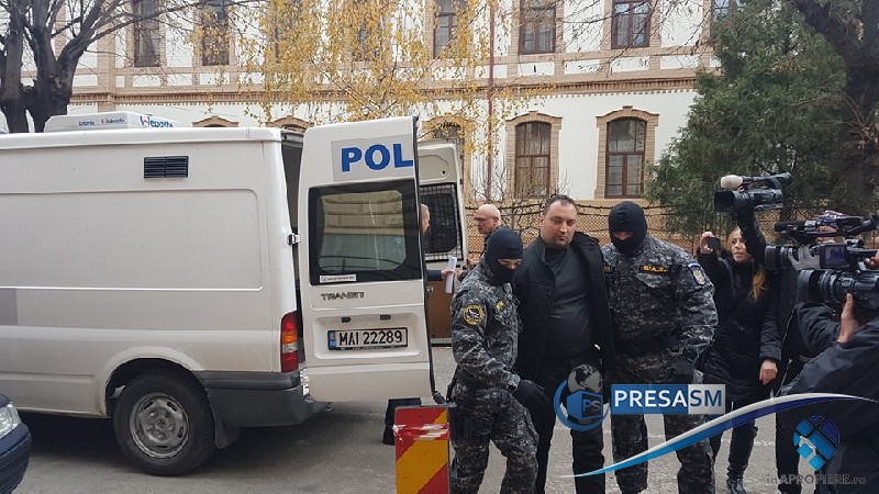 FOTO/VIDEO Răzvan Rentea, acuzat de uciderea părinților, adus la Tribunal
