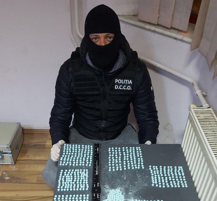 FOTOGALERIE. Captură impresionantă de droguri în Vama Petea. Acțiune în forță