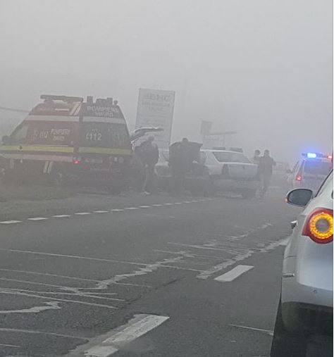 FOTO. Un nou accident pe Bulevardul Lucian Blaga. Vizibilitate redusă