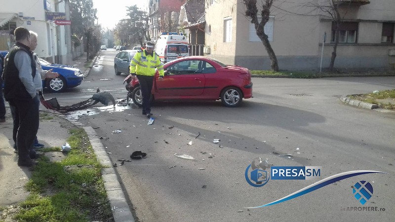 FOTOGALERIE. Șoferiță lăsată fără permis, după un accident în lanț, în Satu Mare