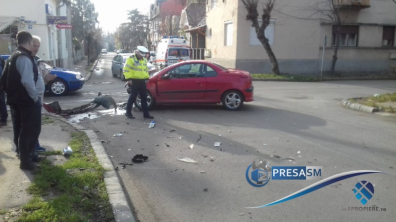 Accident în lanț în municipiul Satu Mare. Trei mașini avariate