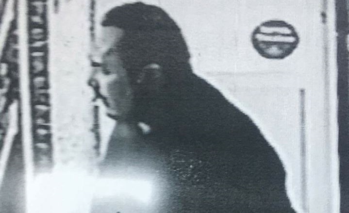 FOTO. Bărbat căutat în cazul triplei crime de la Apa! Polițiștii sunt în alertă