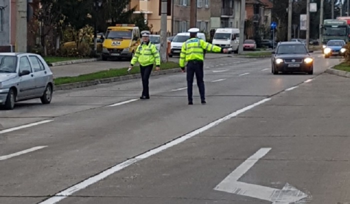 Ce se întâmplă dacă îți ”înmatriculezi” singur mașina. Un sătmărean ajunge în fața procurorului