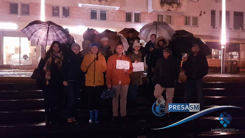 FOTO&VIDEO. Zeci de persoane au protestat la Satu Mare împotriva PSD/ALDE