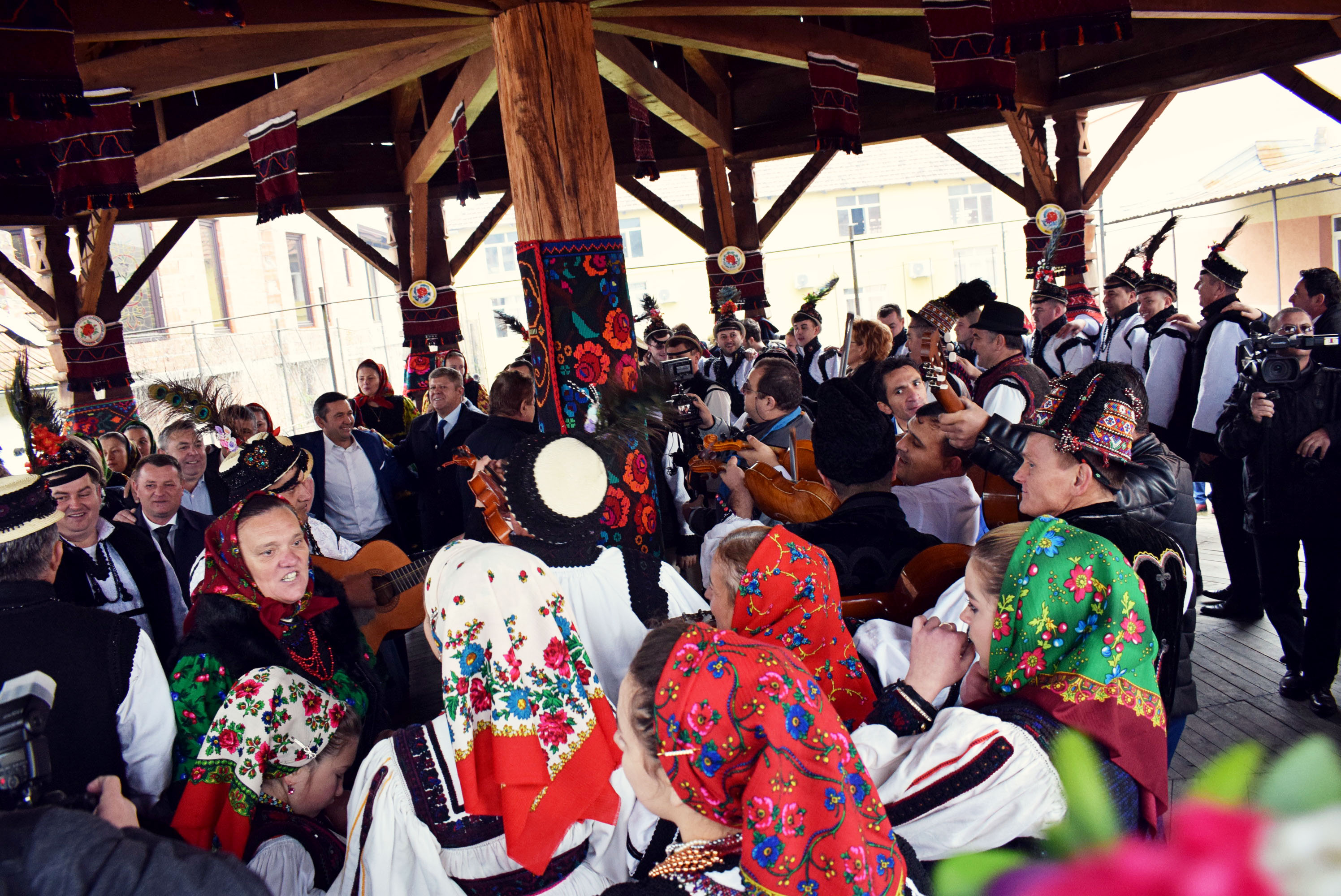 FOTO/VIDEO. Sărbătoare, tradiție și credință în cea mai bogată comună din Satu Mare