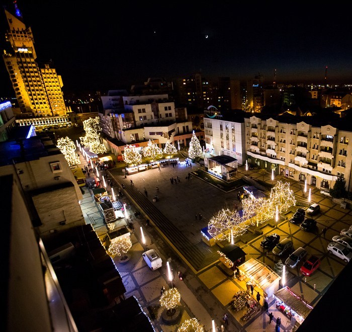 Azi pornește iluminatul ornamental în Satu Mare! Programul Târgului de Crăciun