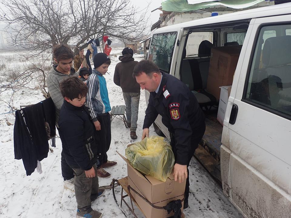 FOTO. Cadouri pentru zece frățiori, din partea pompierilor! Un nou gest impresionant