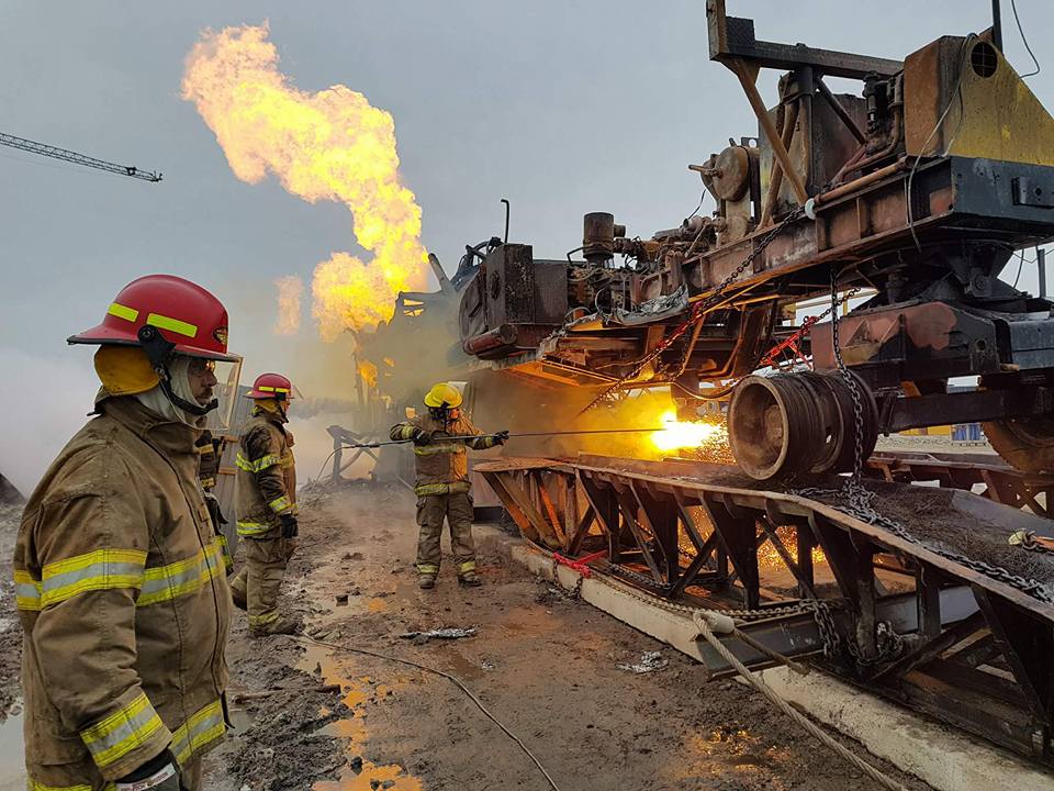 FOTOGALERIE. Specialiștii canadieni au intrat în foc. Ultimele pregătiri înainte intervenției finale
