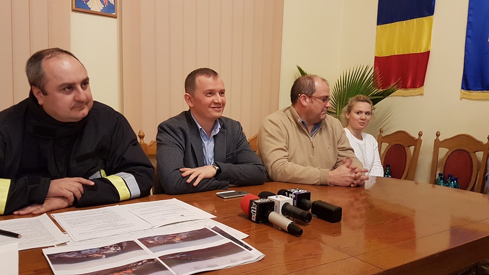 Ce spune firma canadiană despre situația de la Moftin. Pompierii explică de ce nu sting incendiul