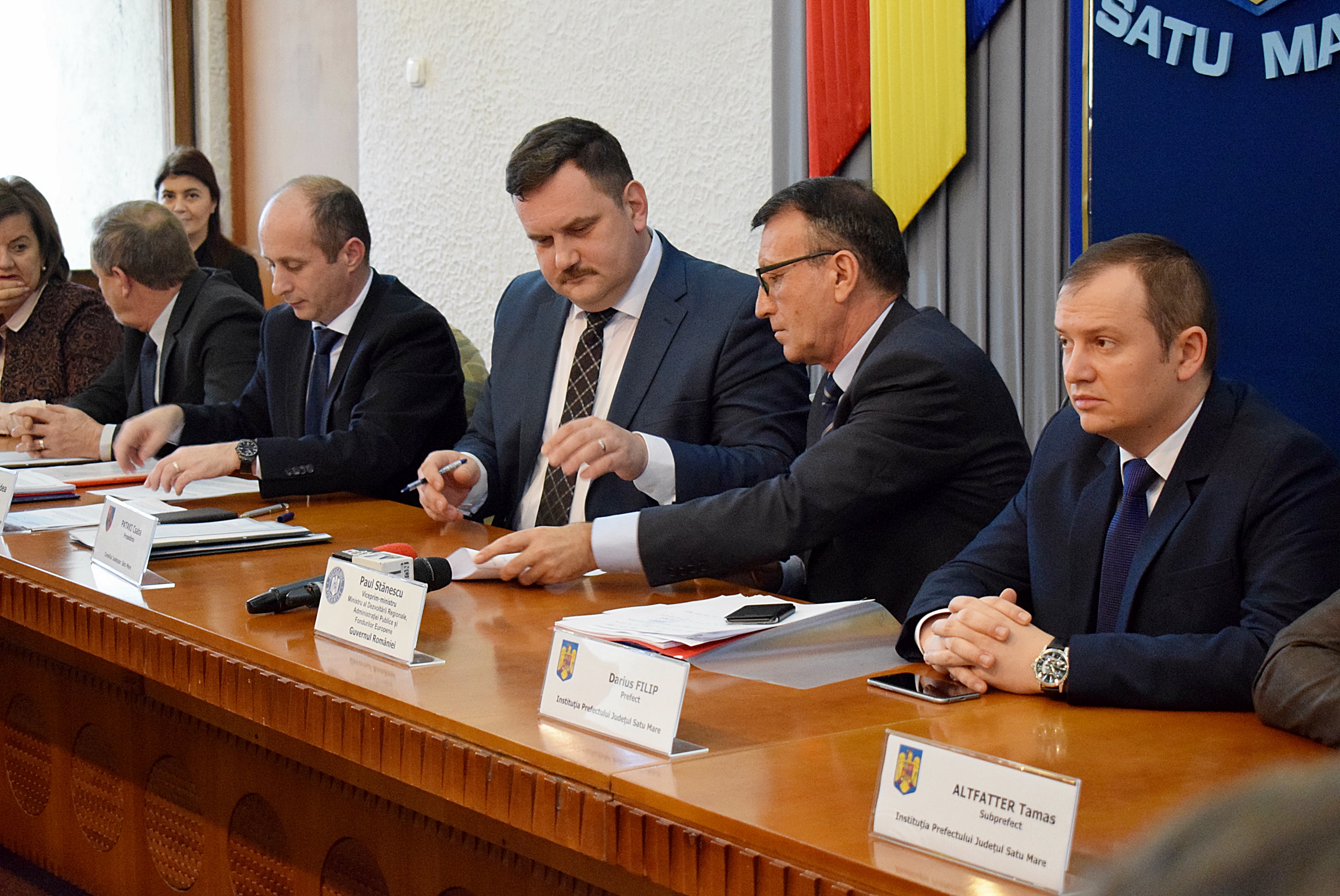 FOTO. Sute de milioane pompate în drumurile din Satu Mare. Omul lui Dragnea le-a semnat