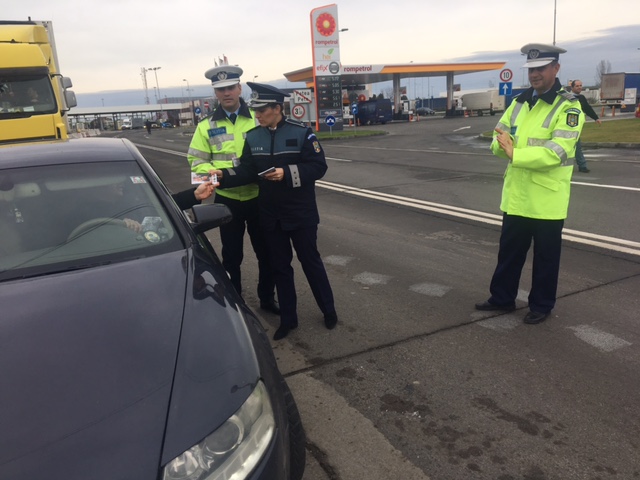 FOTOGALERIE. Șoferii maghiari, ”luați în primire” din vamă. Învățați să circule în România