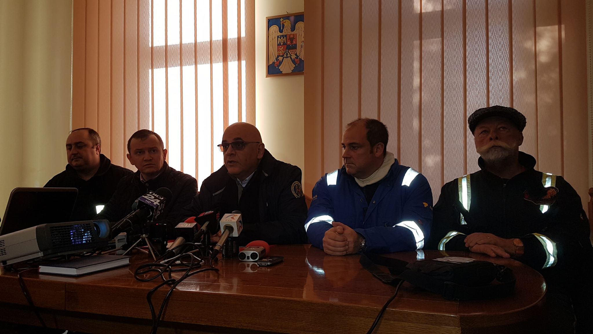 FOTO&VIDEO Raed Arafat explică “exploziile” de la Moftin. Populația, rugată să nu intre în panică