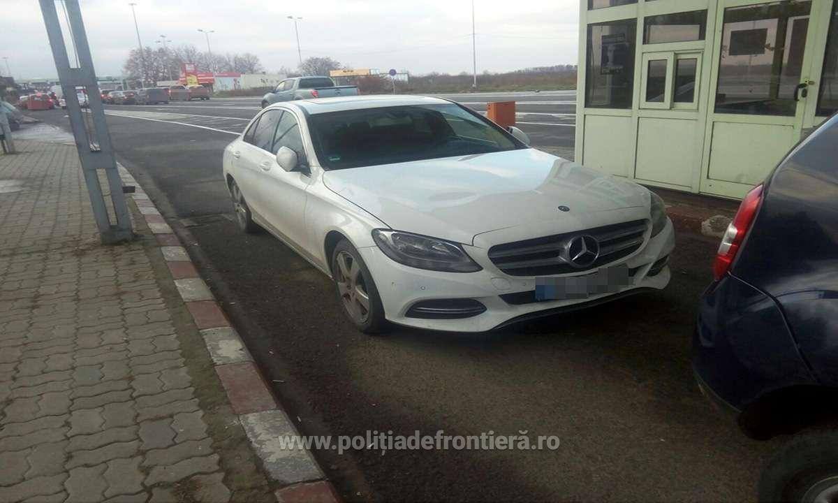 FOTO. Autoturism Mercedes, de zeci de mii de euro, confiscat la Petea
