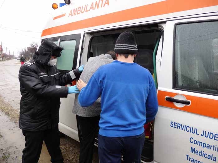 FOTOGALERIE. Sinucigaș salvat în ultimul moment de Poliția Locală