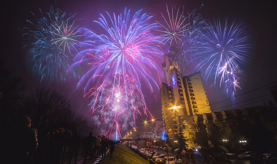 Focuri de artificii cu surprize. Show-ul pirotehnic de Zilele Orașului va fi unul special