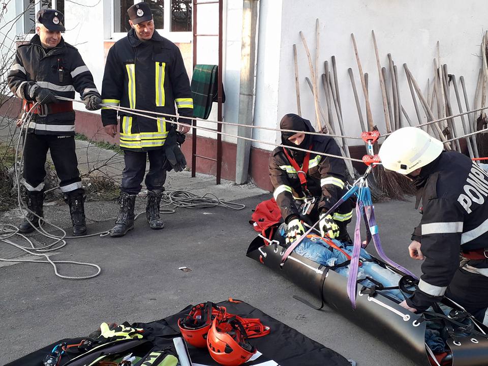 FOTO. Acțiune de salvare de la înălțime a pompierilor sătmăreni (S)
