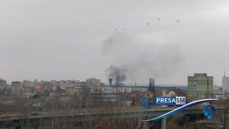 FOTO. Fum masiv de la UNIO. Locuitorii din Micro 17 și Carpați, în panică