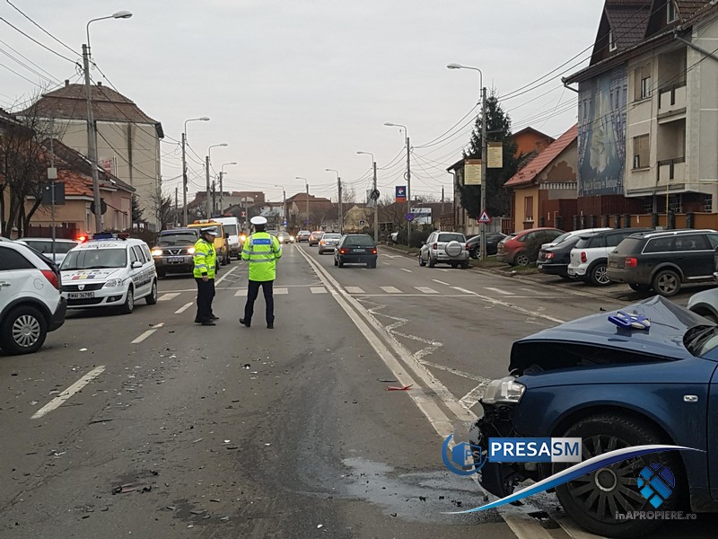 FOTO/VIDEO. Accident în lanț în Satu Mare. Drumul spre Petea a fost blocat