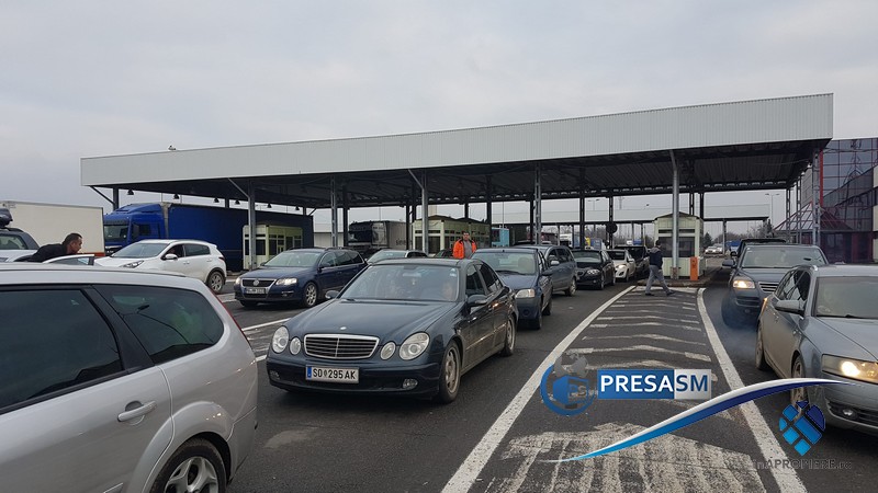 Aglomerație la vamă. Cod roșu pentru TIR-uri, cod galben pentru autoturisme
