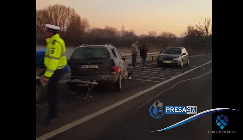 FOTO/VIDEO. Sătmărean implicat într-un accident. Impact frontal între două mașini