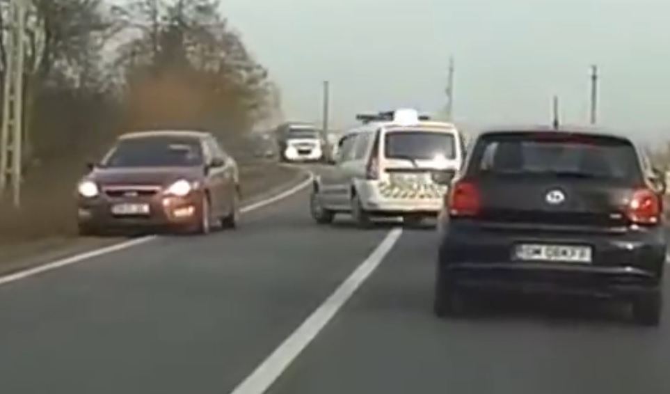 VIDEO. Cum a căzut un vitezoman în plasa polițiștilor rutieri. Surprins în zona buclucașă