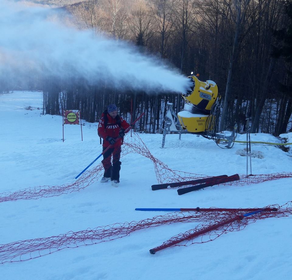 FOTOGALERIE. Salvamontiștii se pregătesc pentru deschiderea primei pârtii de schi din Satu Mare
