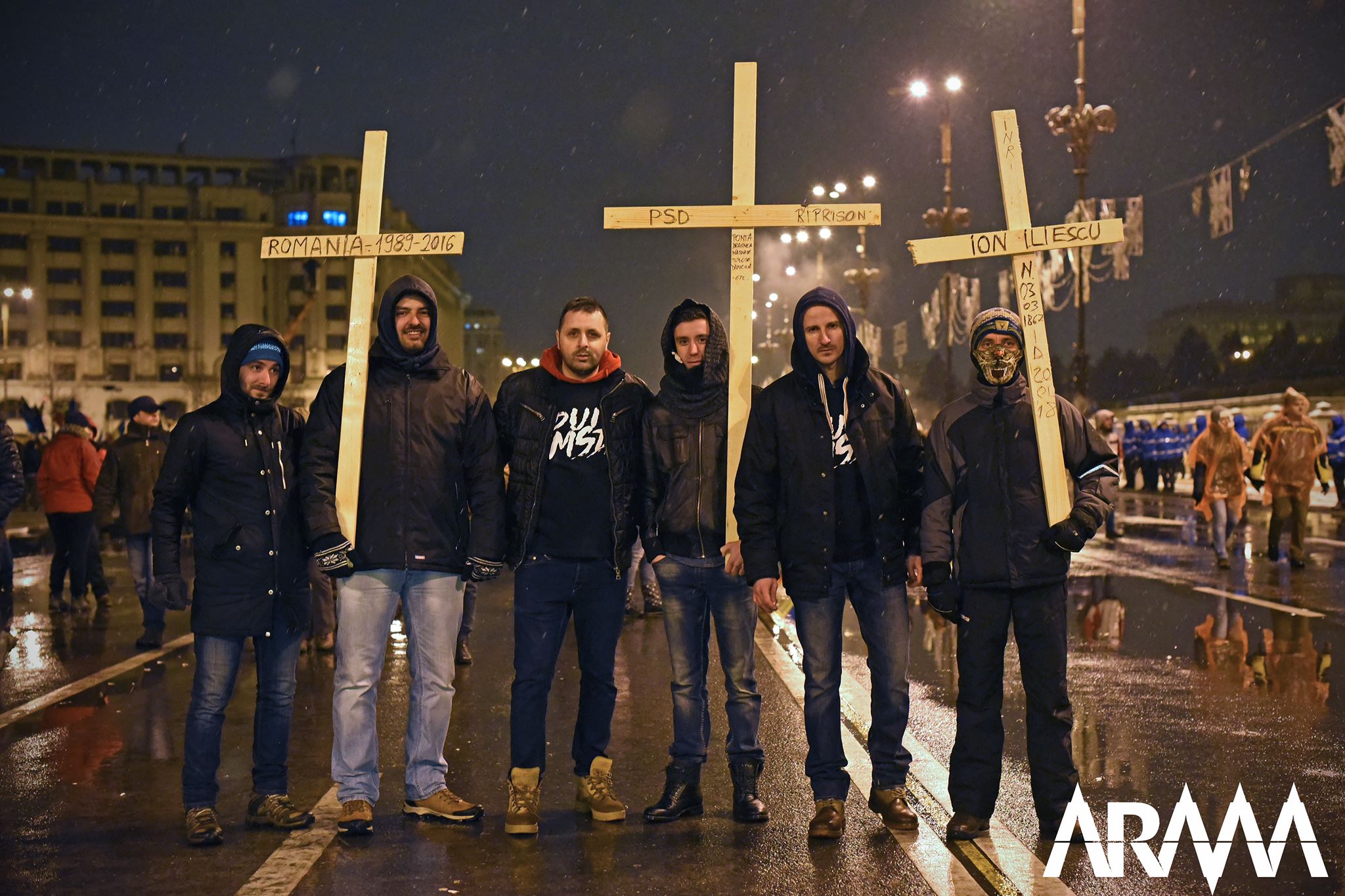 Interviu EXCLUSIV cu sătmărenii care au compus imnul #REZIST. Milioane de aprecieri