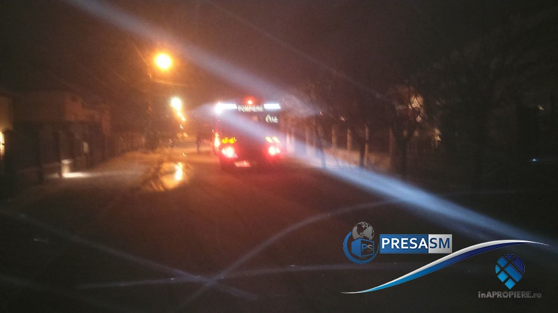 FOTO/VIDEO. Panică pe strada Anghel Saligny din Satu Mare. Incendiu în miez de noapte