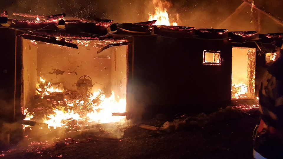 FOTOGALERIE. Incendiu devastator în cea mai bogată comună din județul Satu Mare